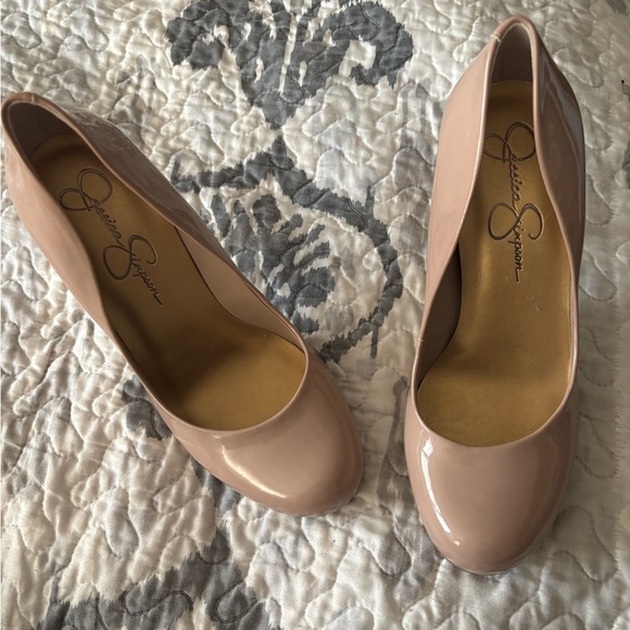 Jessica Simpson Calie pumps NWOB size 9 color-chai latte - Picture 9 of 13